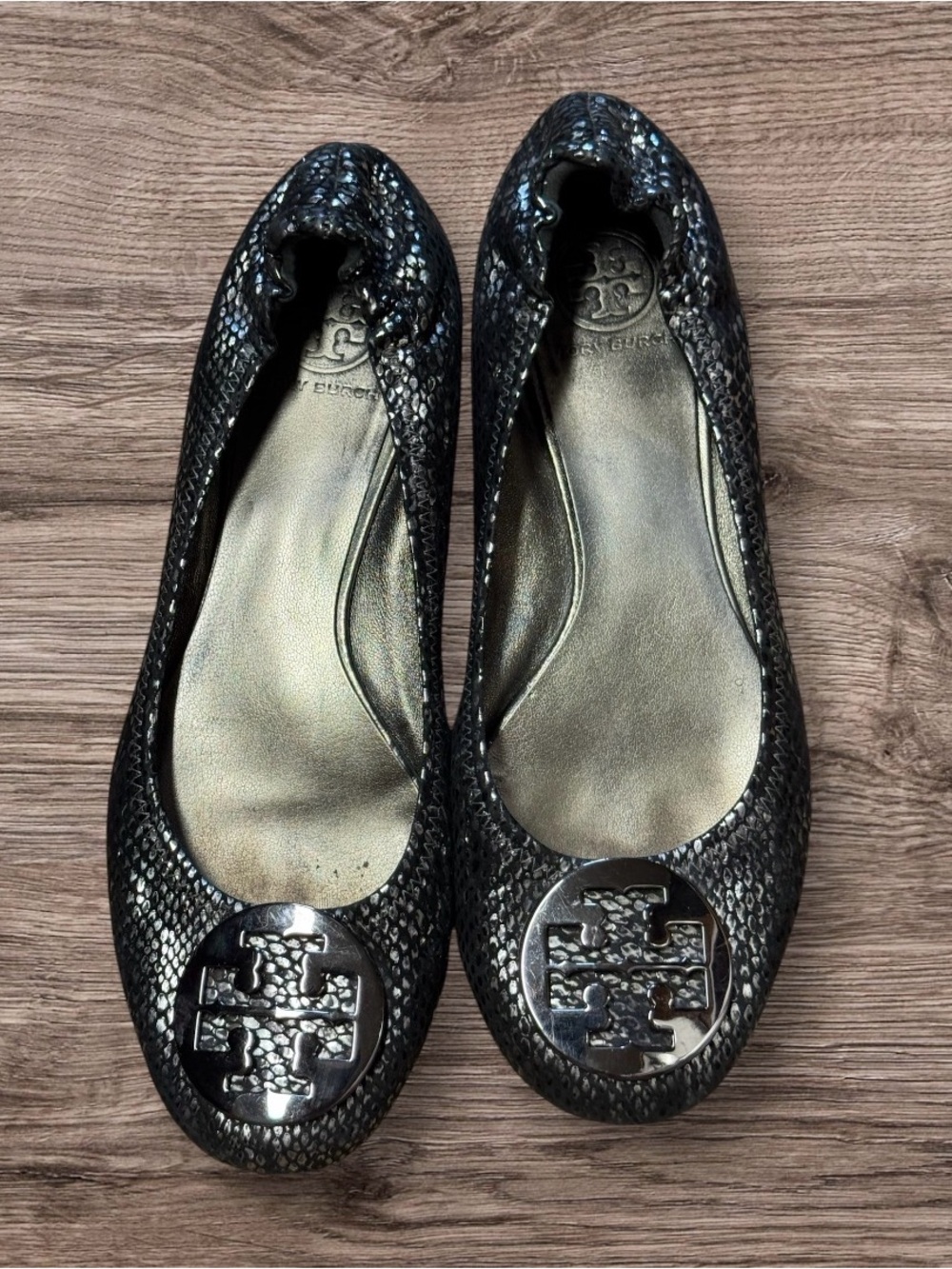 TORY BURCH REVA CLASSIC RARE SILVER SNAKE LOGO BALLET FLATS US 9